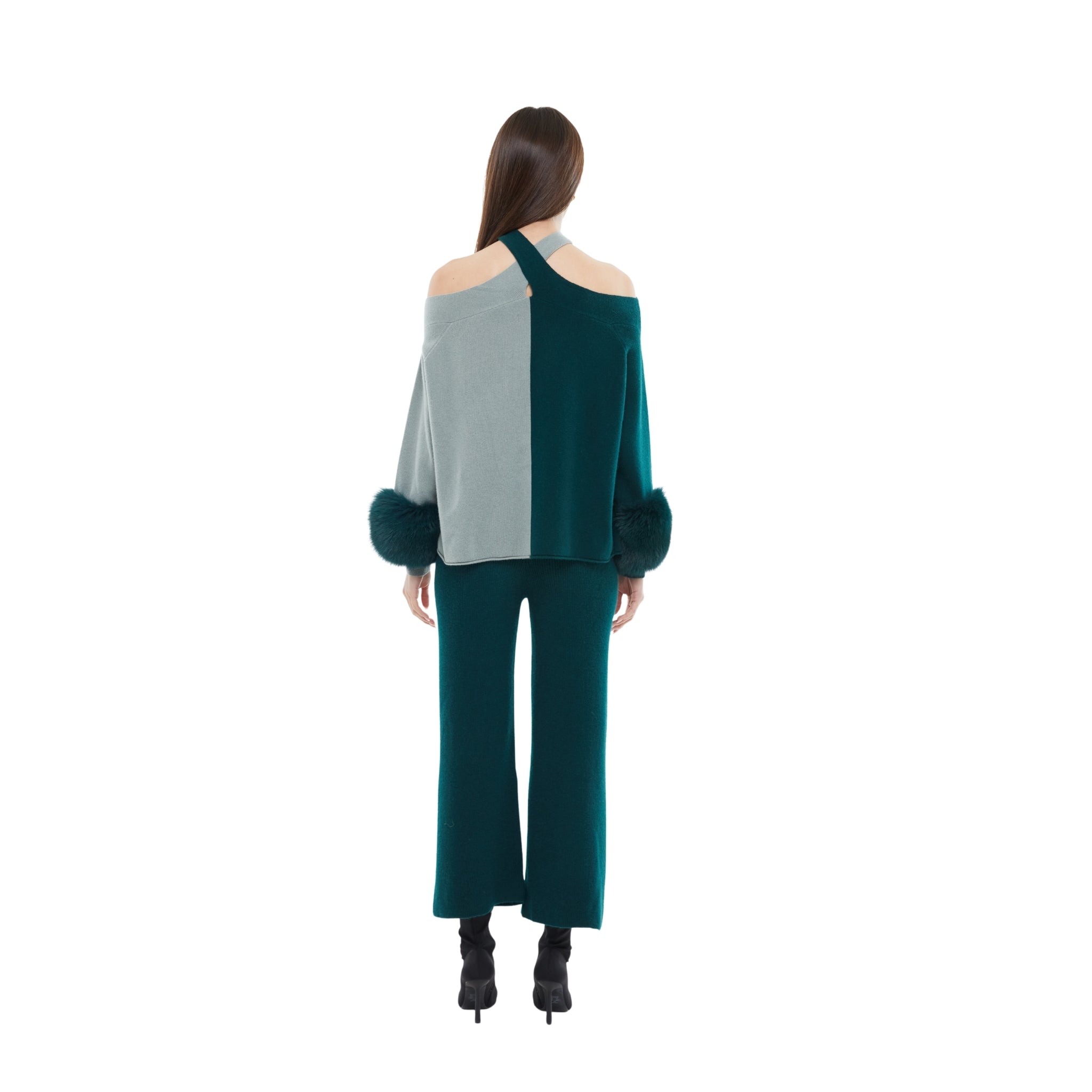 The Criss Cross Sweater with Cuffs in Meadow & Emerald