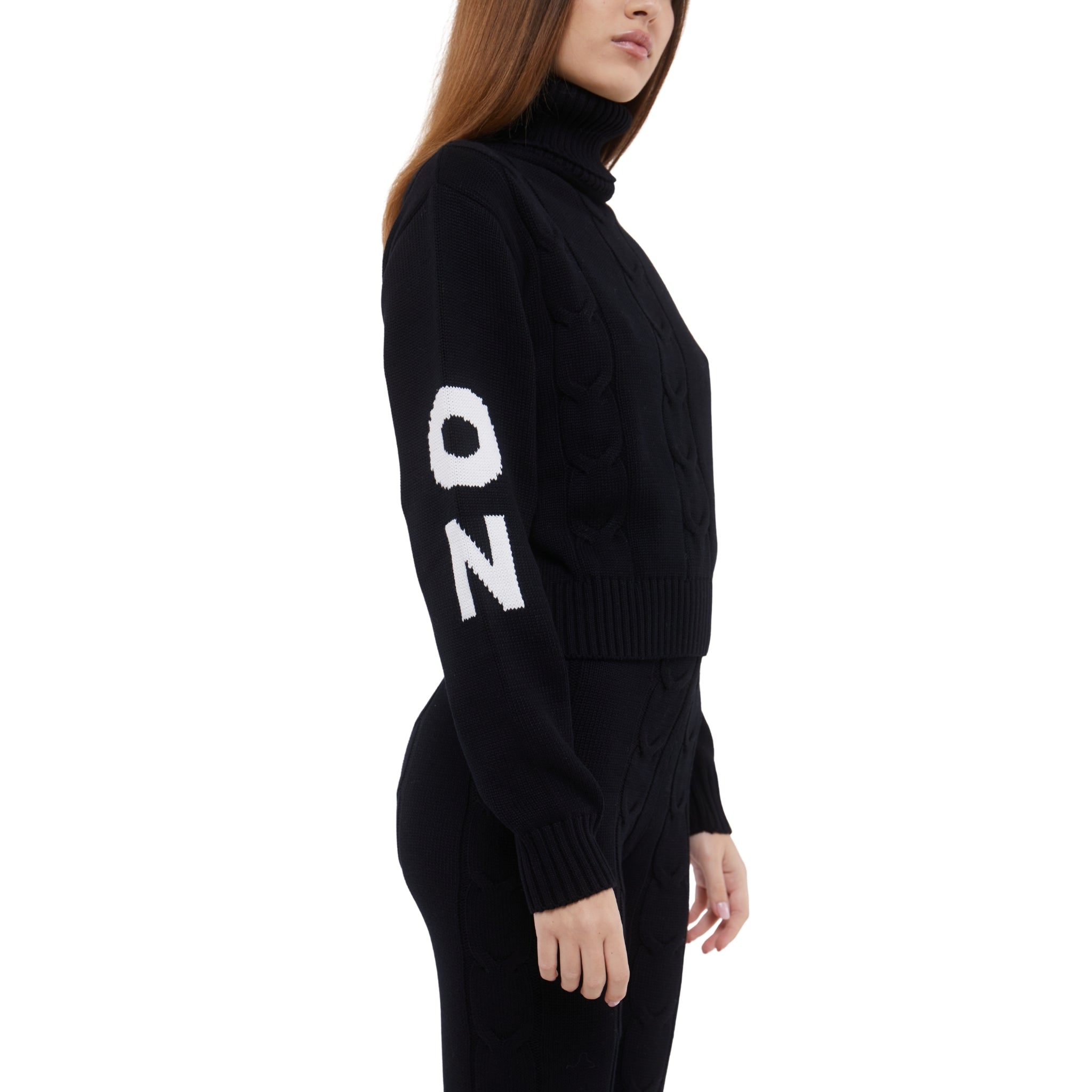 SKI: 'ON PISTE' Base Layer in Black