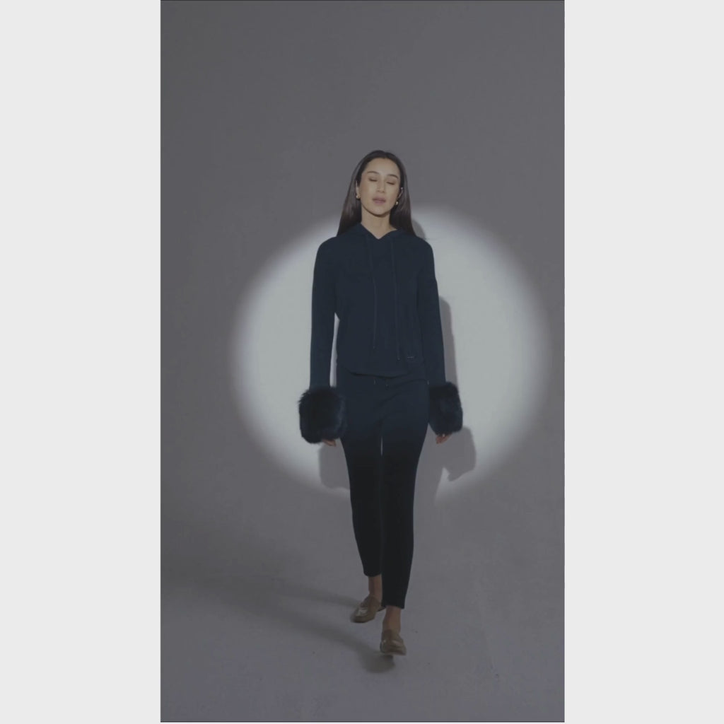 The Tapered Drawstring Pants in Emerald