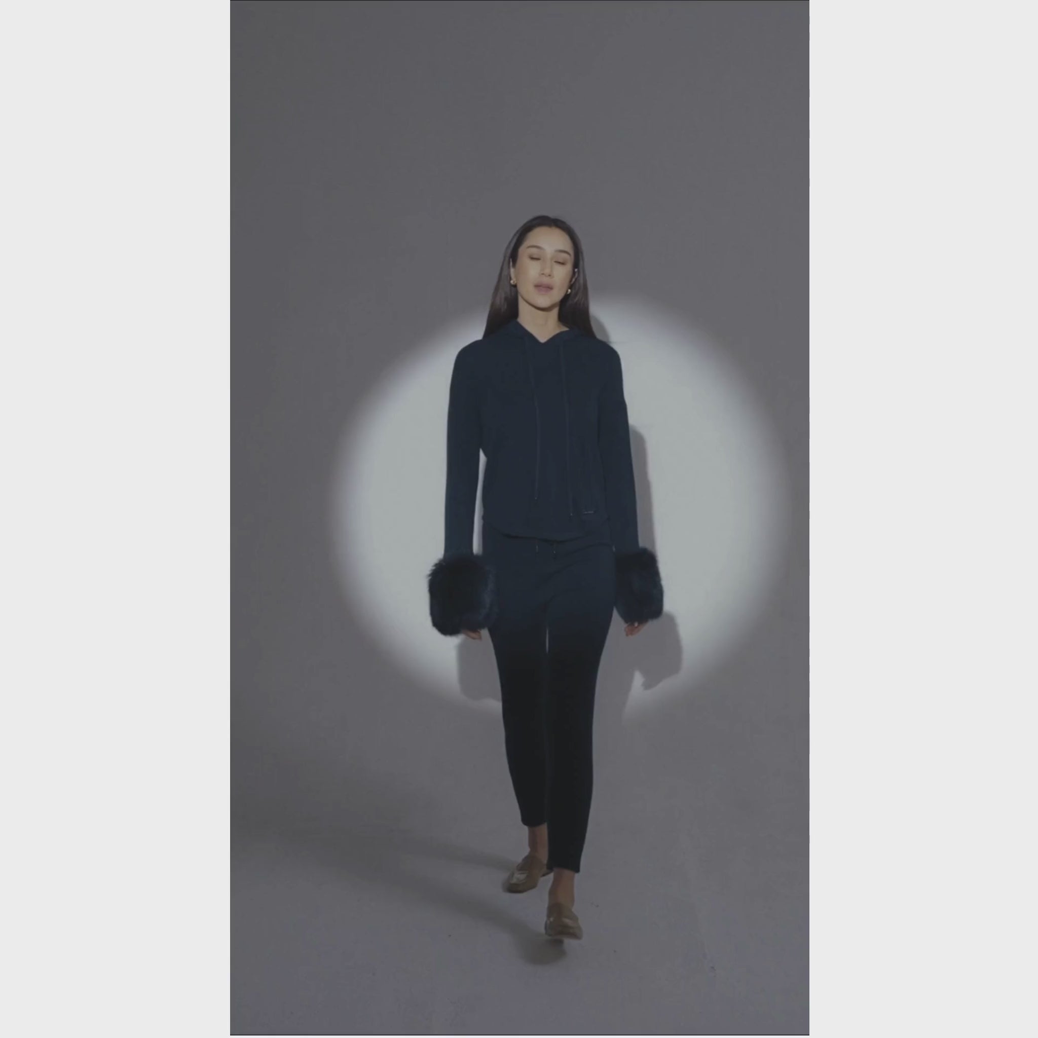 The Tapered Drawstring Pants in Emerald