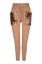 Load image into Gallery viewer, Caramel Leopard Pattern Pocket Pants

