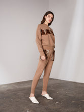 Load image into Gallery viewer, Caramel Leopard Pattern Pocket Pants
