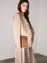 Load image into Gallery viewer, beige and caramel set with tassels
