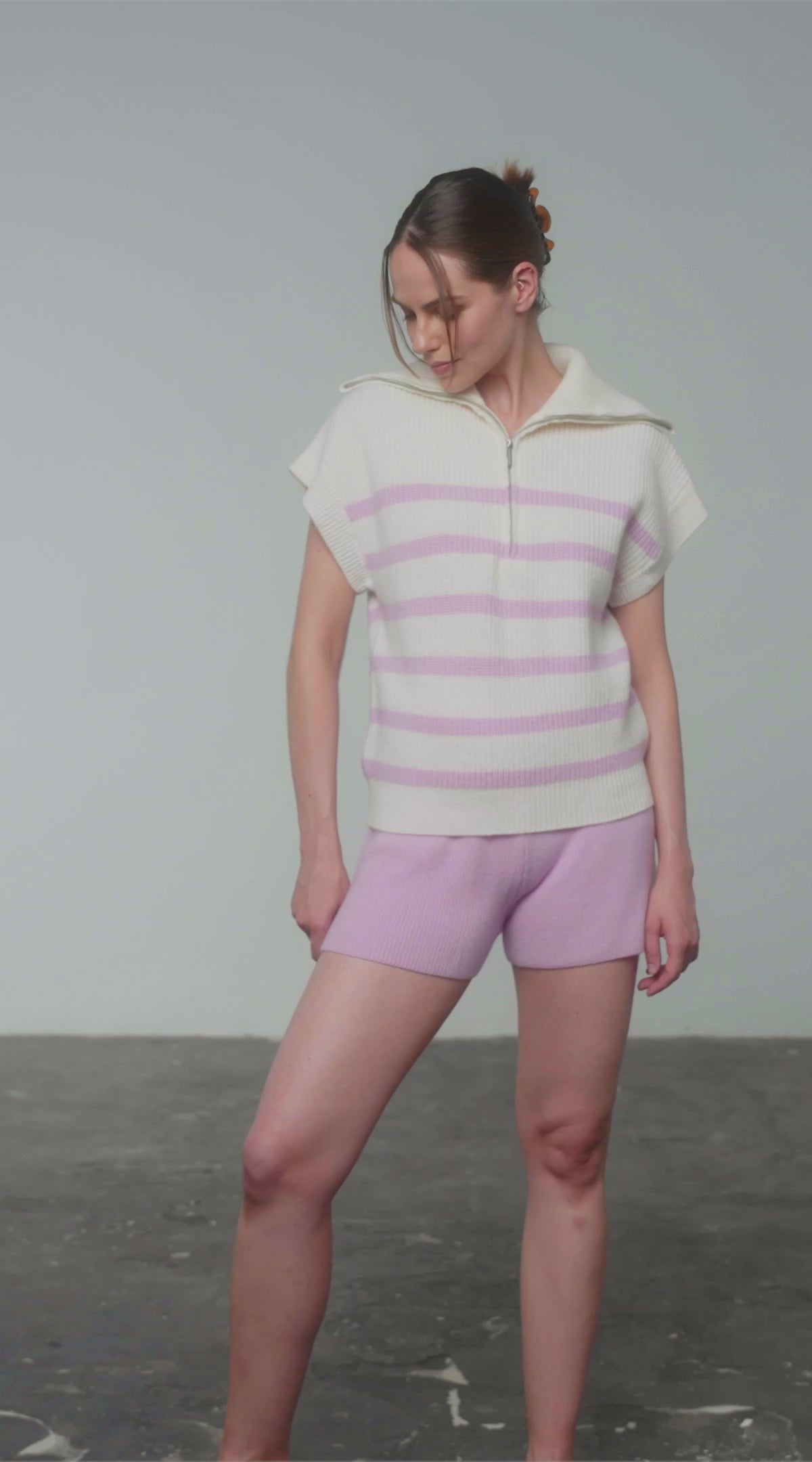 Cream & Pink Sleeveless Sweatshirt